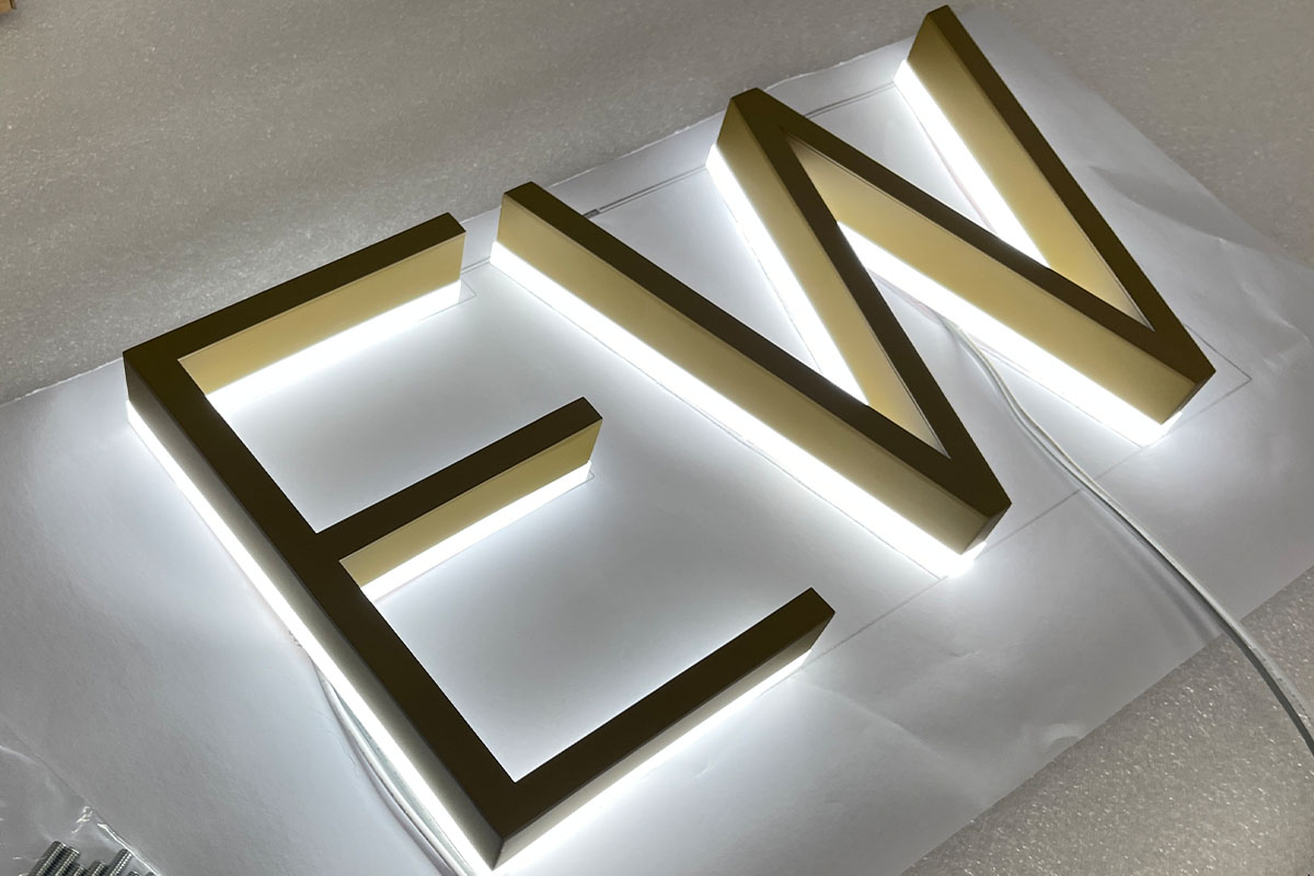 Metal Outdoor Letters 3D Illuminated Channel Lit Signs