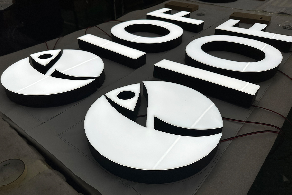 3D Letters with Light Exterior Frontlit Lettering and Logo