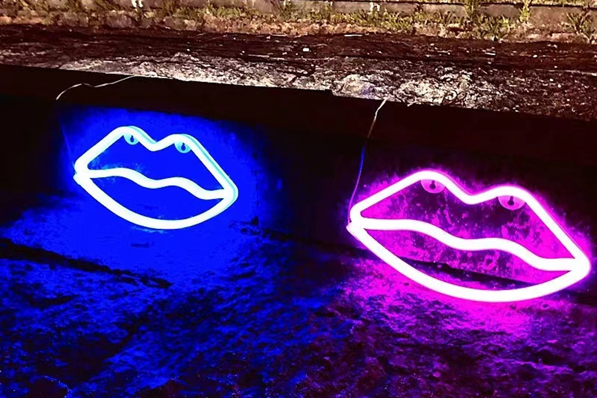 Custom Lips Neon Light Sign